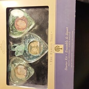 NIB Hallmark keepsake Family Tree BLUE glass Heart-shaped photo holders 3 in box